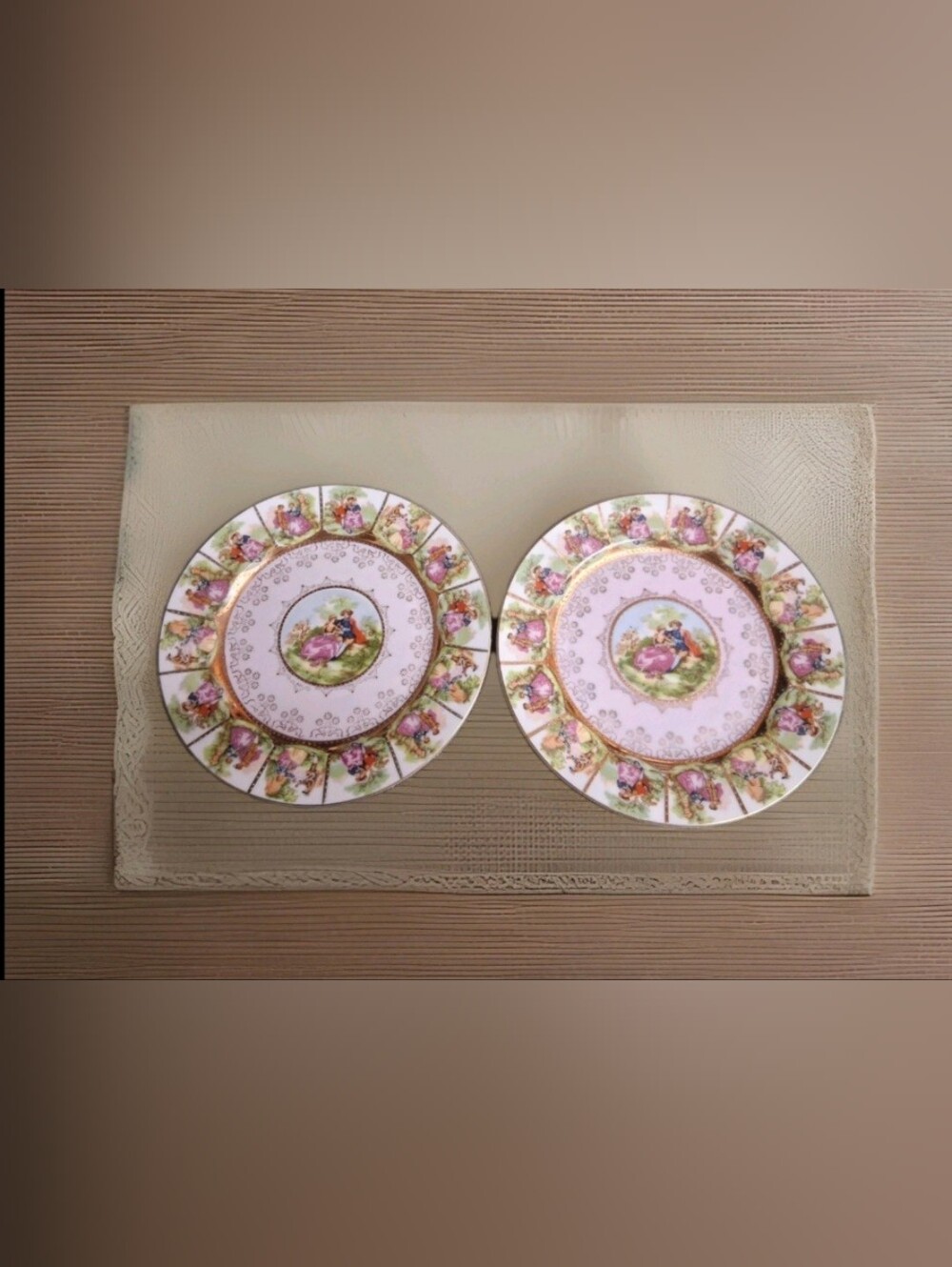 SET OF 2 VINTAGE ARNART  FRAGONARD COURTING COUPLE 7 3/4" Pink, Gold PLATE #5392